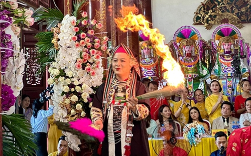 Đặc sắc Festival Tín ngưỡng thờ Mẫu Thượng Ngàn
