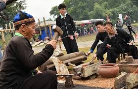 Độc đáo nghề rèn của người Mông ở Điện Biên