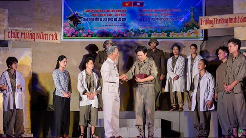 Giao lưu văn nghệ ca ngợi tình hữu nghị Việt Nam-Lào