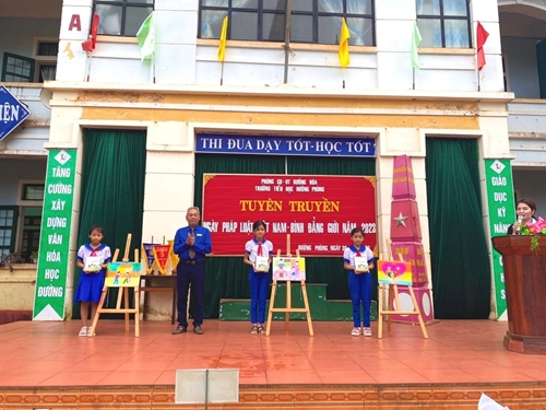 Trường Tiểu học Hướng Phùng hưởng ứng ngày Pháp luật Việt Nam, Bình đẳng giới năm 2023