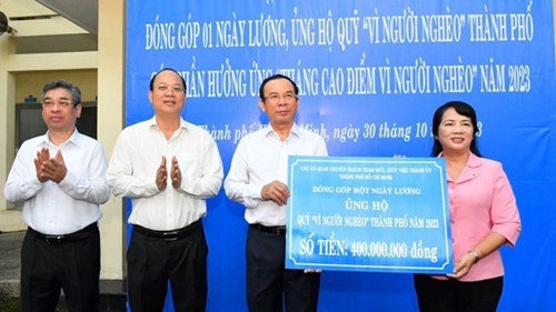Thành ủy TP Hồ Chí Minh phát động đóng góp ủng hộ Quỹ “Vì người nghèo”