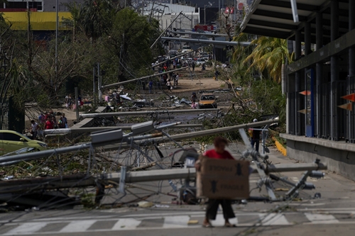 Mexico thiệt hại nặng nề vì bão Otis