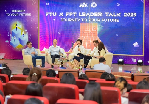Sinh viên Ngoại thương tìm hiểu cơ hội phát triển sự nghiệp tại Tập đoàn Công nghệ hàng đầu Việt Nam