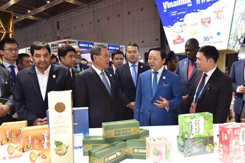 Phó Thủ tướng Trần Hồng Hà dự khai mạc Hội chợ nhập khẩu quốc tế Trung Quốc