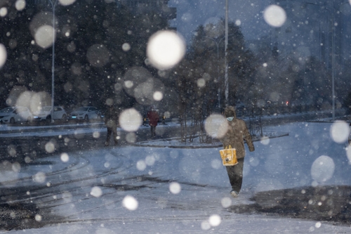Trung Quốc cảnh báo thời tiết khắc nghiệt vì bão tuyết