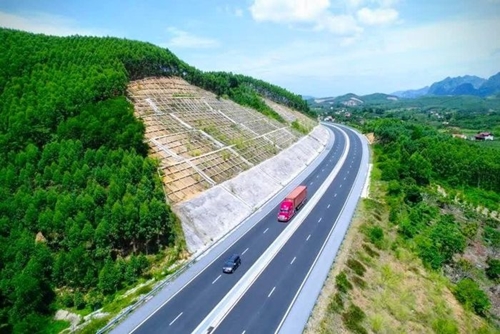 Đề xuất điều chỉnh quy hoạch đường bộ, cao tốc Bắc - Nam kéo dài thêm 90 km