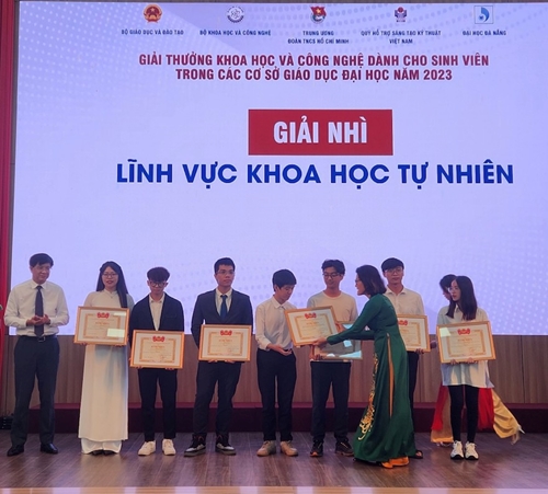 Trao 354 giải thưởng KHCN cho sinh viên các cơ sở giáo dục đại học năm 2023