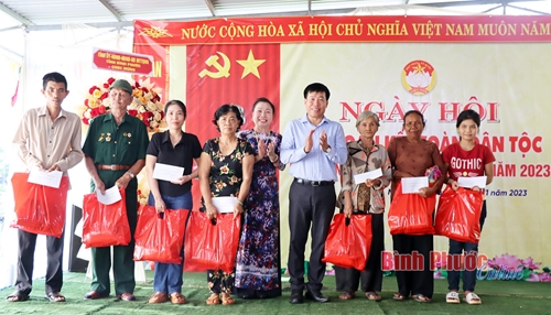 Bí thư Tỉnh ủy Bình Phước dự Ngày hội đại đoàn kết tại xã Minh Tâm