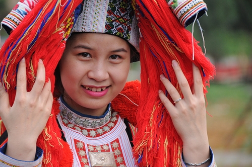 Vẻ đẹp văn hóa trên trang phục người Dao quần chẹt