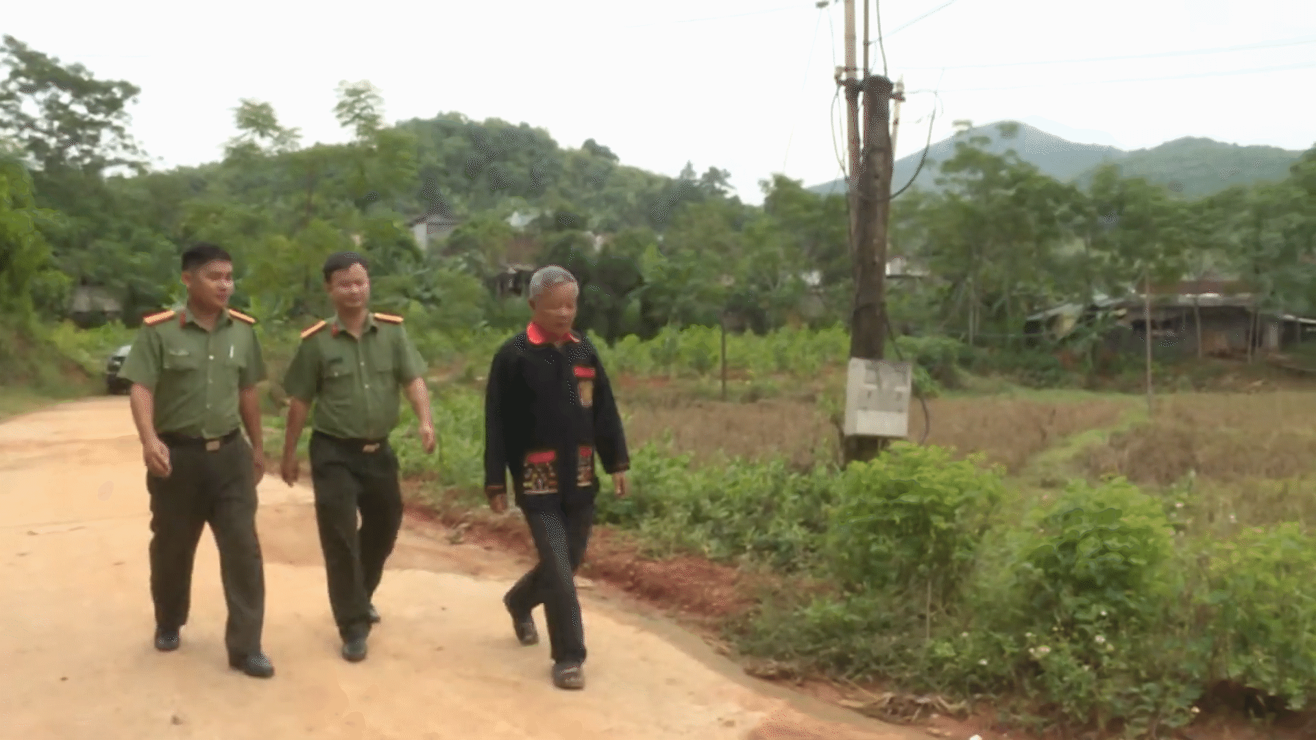 Phát huy vai trò già làng, trưởng bản, người uy tín ở Phú Thọ