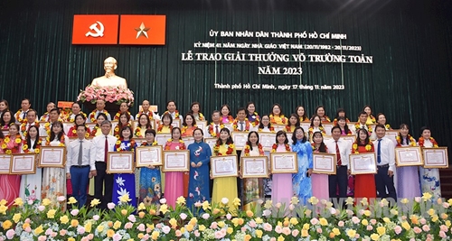 TP Hồ Chí Minh Vinh danh 50 thầy, cô giáo nhận Giải thưởng Võ Trường Toản