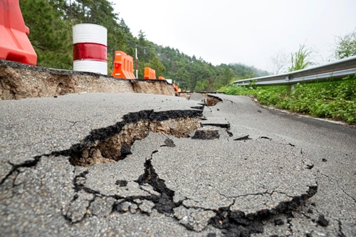 Cao ốc tại Hà Nội rung lắc do dư chấn động đất
