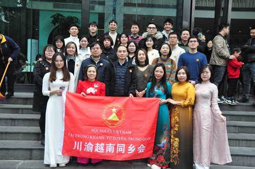 Tiếp tục phát huy vai trò của cộng đồng người Việt Nam tại Trùng Khánh và Tứ Xuyên Trung Quốc