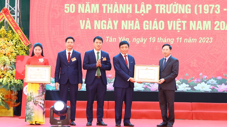 Chủ tịch Lê Ánh Dương dự kỷ niệm 50 năm ngày thành lập Trường THPT Tân Yên số 2