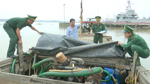 Bộ đội Biên phòng TP Hồ Chí Minh Bắt đối tượng khai thác cát trái phép trên sông Đồng Nai