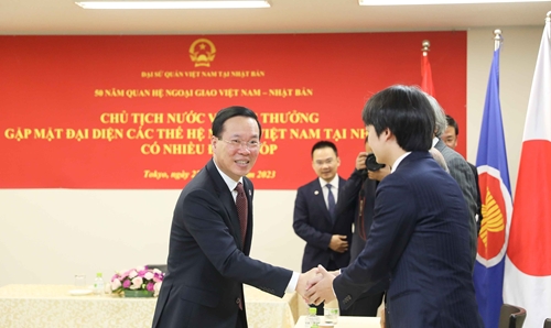 Chủ tịch nước Võ Văn Thưởng gặp mặt đại diện các thế hệ người Việt Nam tại Nhật Bản