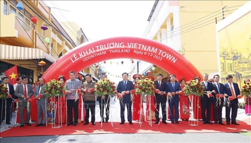 Chủ tịch Quốc hội dự Lễ khai trương Phố Việt Nam tại Udon Thani Thái Lan