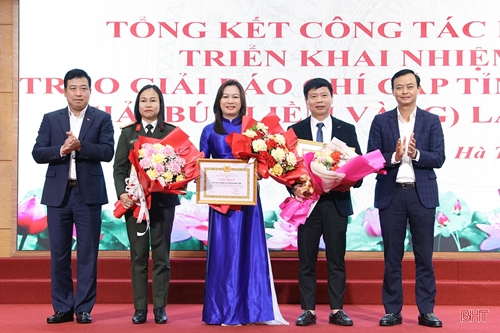 Hà Tĩnh trao thưởng 27 tác phẩm đạt Giải Búa liềm vàng 2023