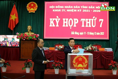 Chủ tịch UBND tỉnh Đắk Nông nhận 48 49 phiếu bầu “tín nhiệm cao”