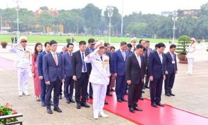Thủ tướng Chính phủ Hoàng gia Vương quốc Campuchia vào Lăng viếng Chủ tịch Hồ Chí Minh