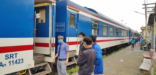 Ngành Đường sắt tổ chức chạy thêm tàu phục vụ nhu cầu khách dịp Tết