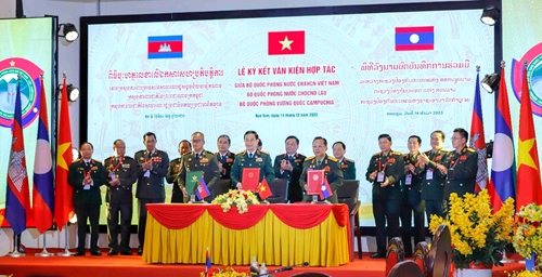 Biểu hiện sinh động của tình đoàn kết hữu nghị quốc phòng Việt Nam - Lào - Campuchia

​