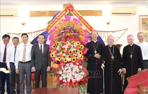 Phó Thủ tướng Trần Lưu Quang thăm, chúc mừng Giáng sinh tại Đồng Nai