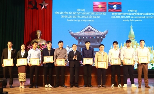 Hợp tác giáo dục Việt Nam – Lào Điểm sáng tăng cường quan hệ