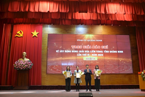 Quảng Ninh trao Giải báo chí về xây dựng Đảng năm 2023