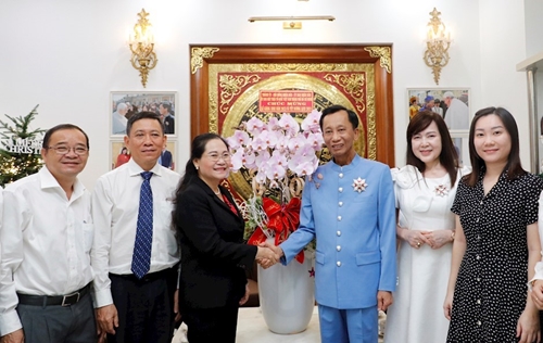 Lãnh đạo TP Hồ Chí Minh thăm, chúc mừng các tổ chức, cá nhân dịp Giáng sinh