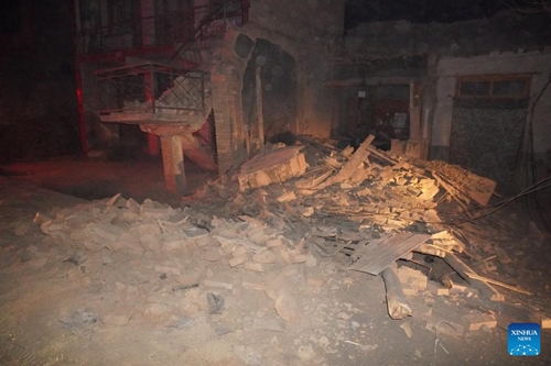Động đất ở Trung Quốc khiến hơn 100 người thiệt mạng