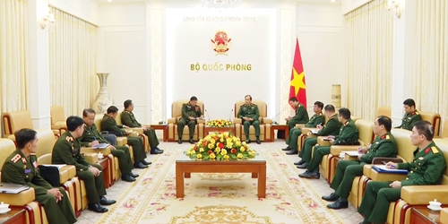Chia sẻ kinh nghiệm giữa Quân đội nhân dân Việt Nam và Lào