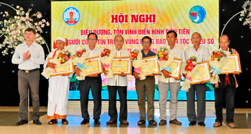 Bình Thuận Biểu dương, tôn vinh người có uy tín trong vùng đồng bào dân tộc thiểu số