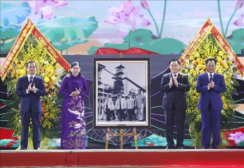 Chủ tịch Quốc hội dự Lễ kỷ niệm 60 năm Ngày Bác Hồ về thăm tỉnh Thái Nguyên