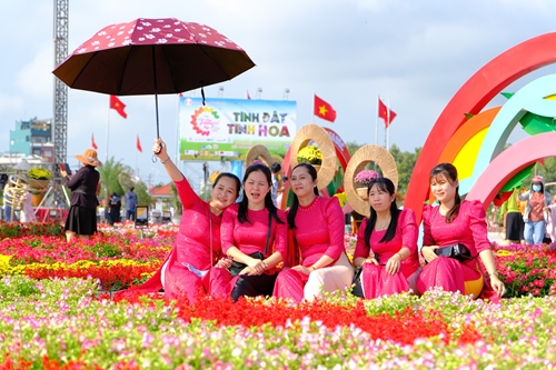 Rực rỡ sắc màu tại Festival Hoa - Kiểng Sa Đéc