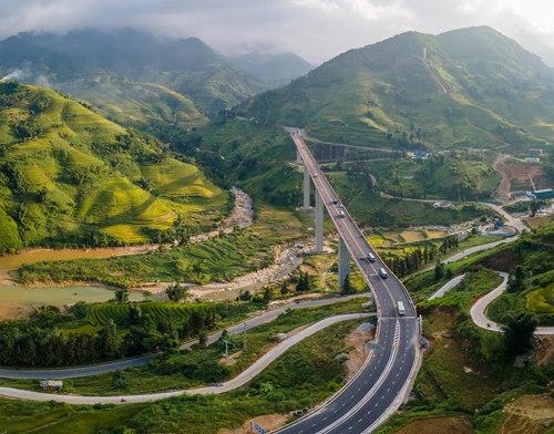 Đề xuất mức phí đường bộ tuyến cao tốc Nội Bài - Lào Cai