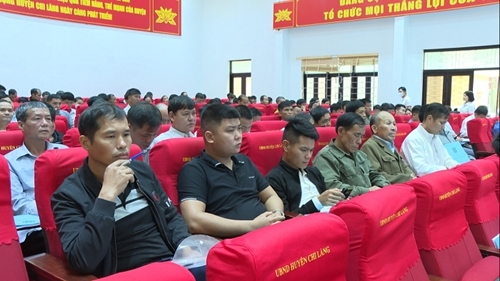 Người có uy tín huyện Chi Lăng góp phần đưa pháp luật đến với người dân