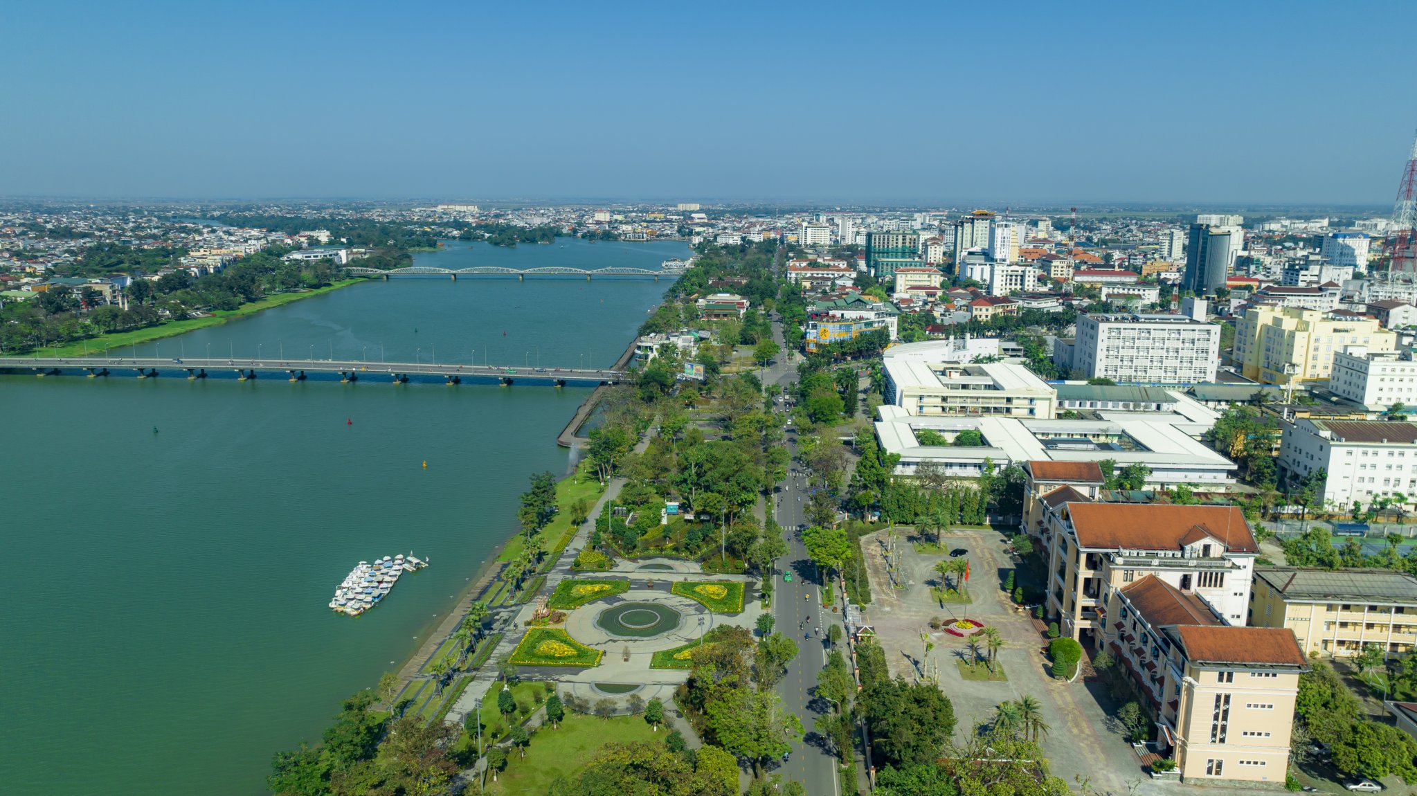 Niềm vui, cơ hội, thách thức khi mở rộng thành phố Huế - huecity.gov.vn