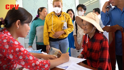 Nỗ lực mang an sinh xã hội đến huyện nghèo nhất TP Hồ Chí Minh