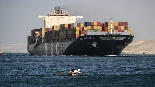 Giá cước vận chuyển hàng hóa qua Biển Đỏ tăng gần 250