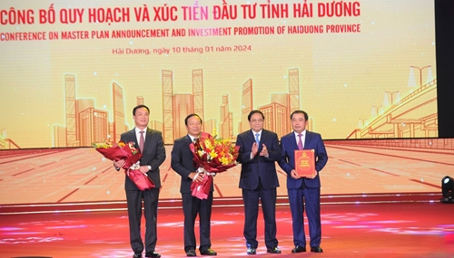 Thủ tướng trao Quyết định Quy hoạch tỉnh Hải Dương