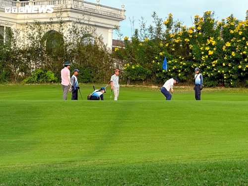 Giám đốc Sở ở Bắc Ninh chơi golf trong giờ làm việc bị cho thôi chức