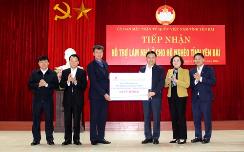 Trao tặng hỗ trợ 200 nhà tình nghĩa cho các hộ nghèo của tỉnh Yên Bái