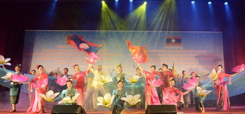 Mang tiếng hát, lời ca vun đắp tình hữu nghị Việt - Lào