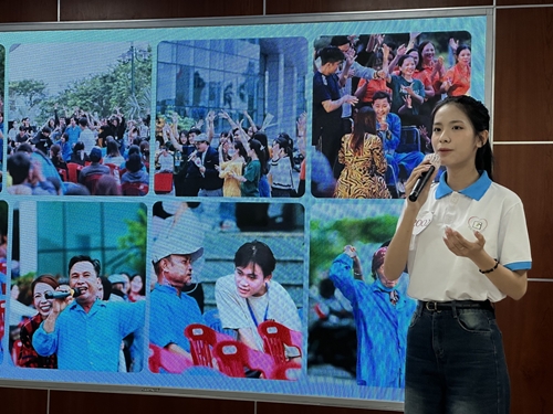 Thí sinh Hoa khôi sinh viên tự tin hùng biện tiếng Anh và dự án thiện nguyện