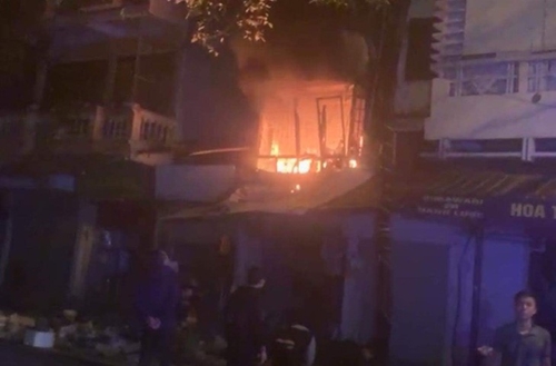 Hà Nội cháy nhà tại phố Hàng Lược, 4 người trong gia đình tử vong
