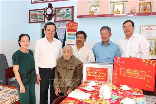 Phó Thủ tướng Trần Lưu Quang thăm, chúc Tết tại tỉnh Trà Vinh
