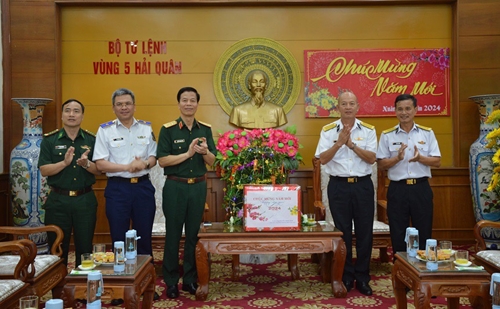 Trung tướng Nguyễn Trọng Bình chúc Tết tại Bộ Tư lệnh Vùng 5 Hải quân