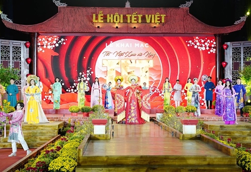 Lễ hội Tết Việt Tôn vinh vẻ đẹp văn hóa ngày Tết 3 miền Bắc - Trung - Nam