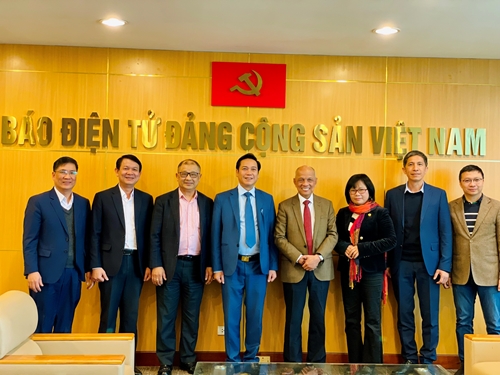 Tăng cường hiệu quả công tác truyền thông với Hiệp hội Doanh nhân Việt Nam ở nước ngoài